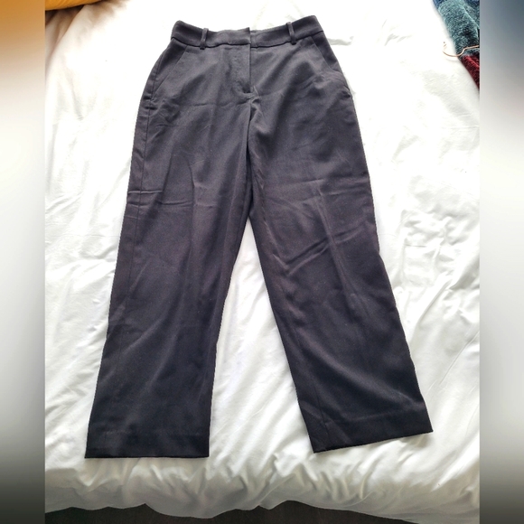 2/$20 👖 Trousers, Size 6 - Picture 1 of 4